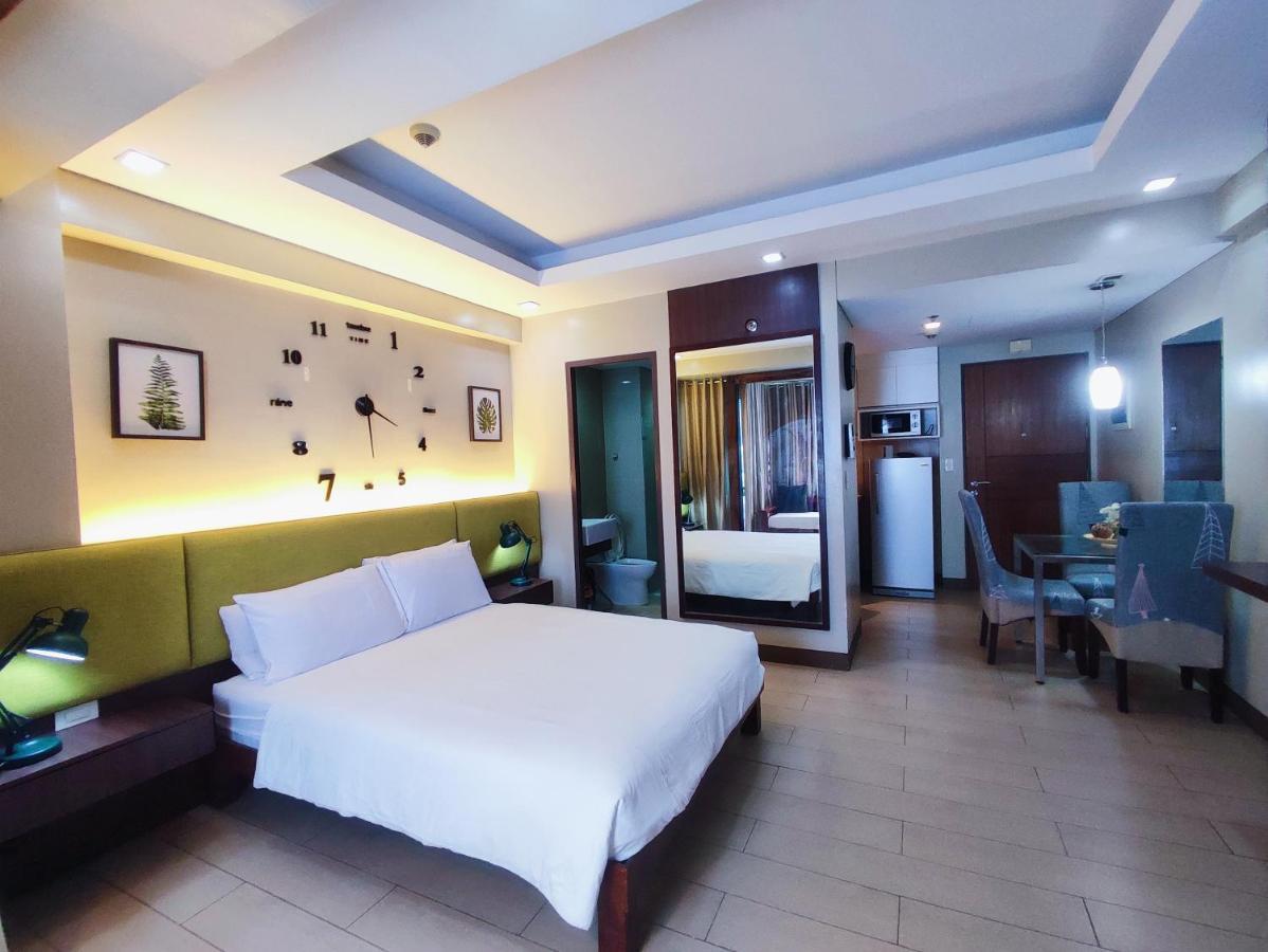 Two Palmtree Villas Newport Boulevard Near Naia 3 Pasay City มะนิลา ภายนอก รูปภาพ