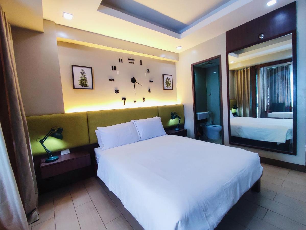 Two Palmtree Villas Newport Boulevard Near Naia 3 Pasay City มะนิลา ภายนอก รูปภาพ