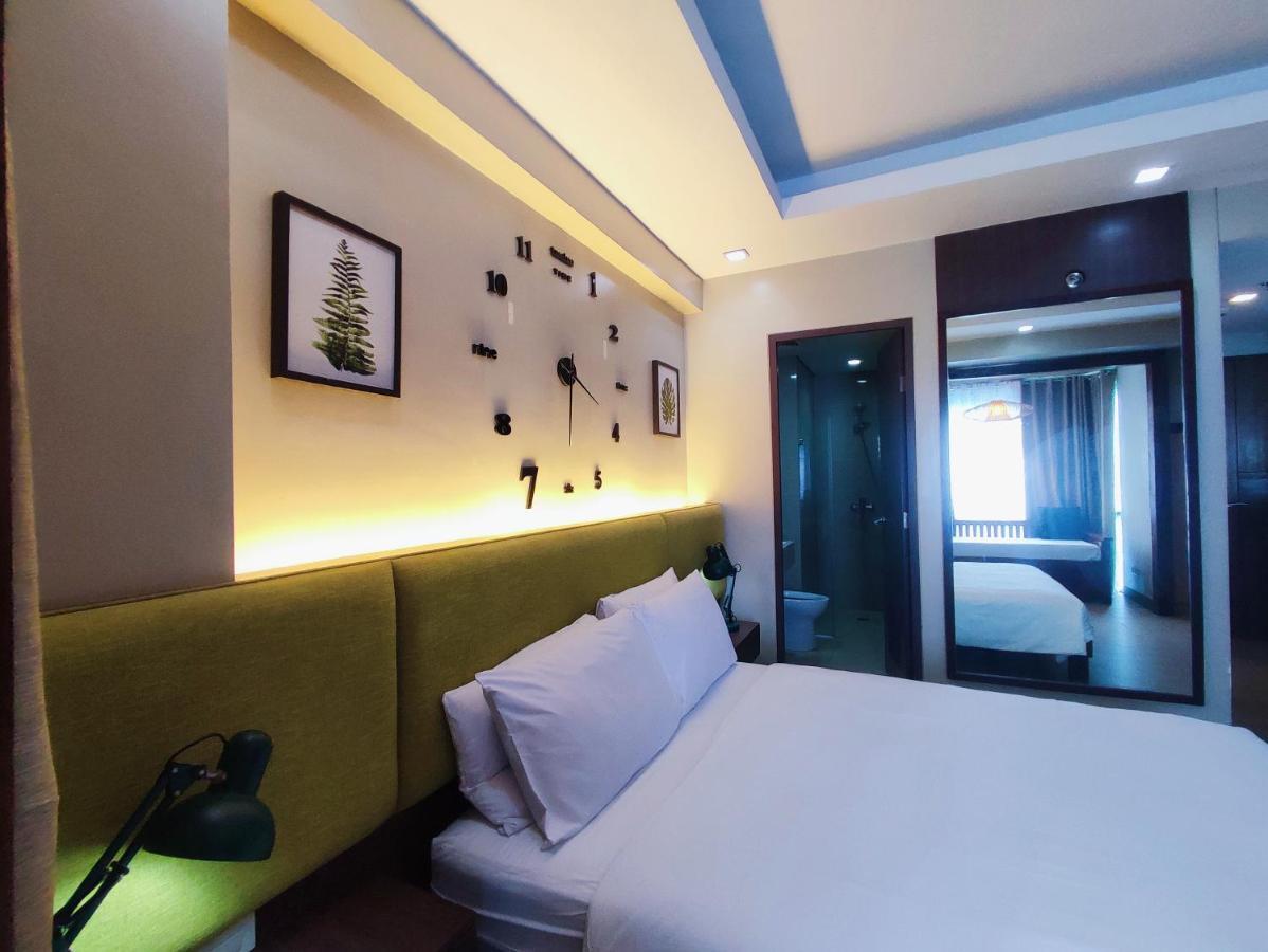 Two Palmtree Villas Newport Boulevard Near Naia 3 Pasay City มะนิลา ภายนอก รูปภาพ